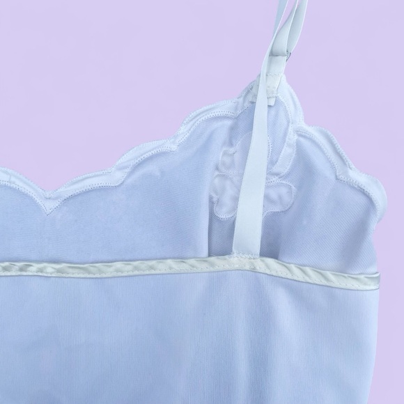 Vintage White Slip Dress with Cream Shamrock Appliqués – Fits Like Medium - Picture 5 of 5